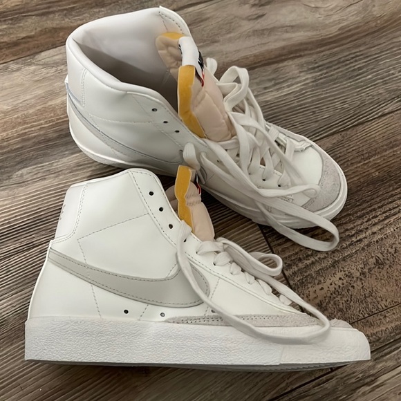 Nike Blazers Mid ‘77 Bone Grey - Picture 1 of 4